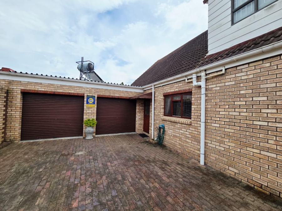 4 Bedroom Property for Sale in Dormehls Drift Western Cape